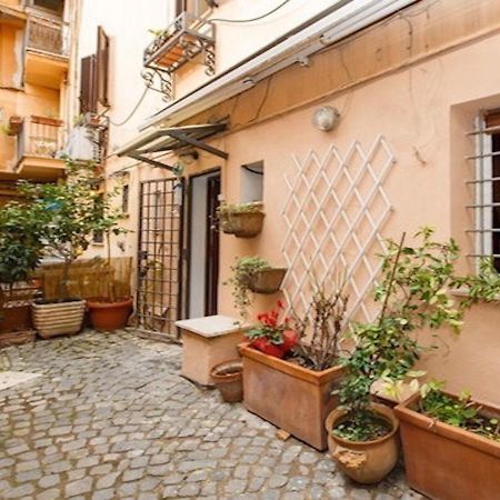 Independent With Garden Heart Of Trastevere John Cabot Roma Exterior foto