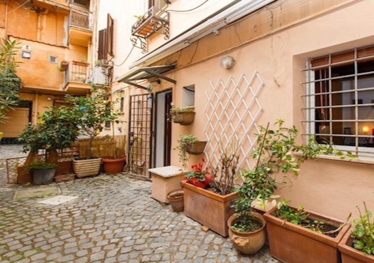 Independent With Garden Heart Of Trastevere John Cabot Roma Exterior foto